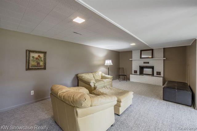 4344 Waterloo Street, Waterford, MI 48329