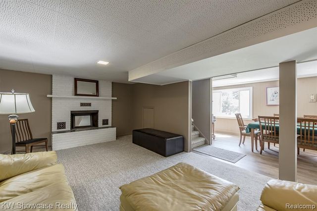 4344 Waterloo Street, Waterford, MI 48329
