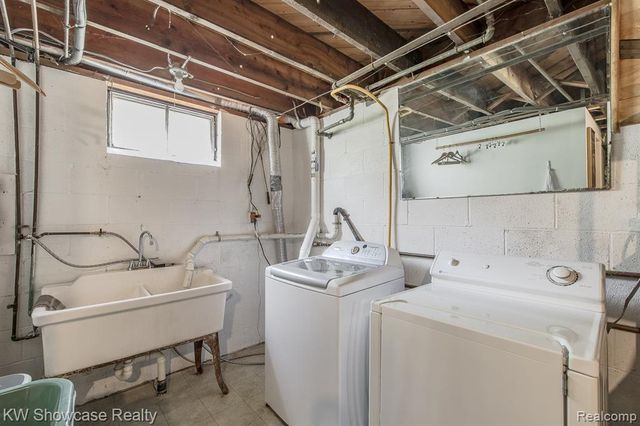 4344 Waterloo Street, Waterford, MI 48329
