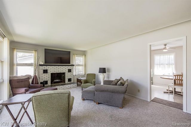 4344 Waterloo Street, Waterford, MI 48329