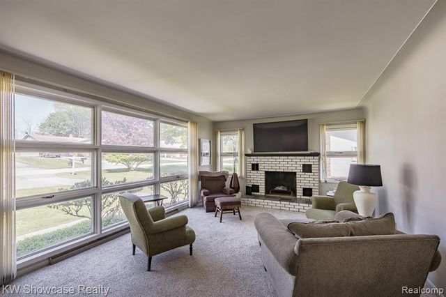 4344 Waterloo Street, Waterford, MI 48329