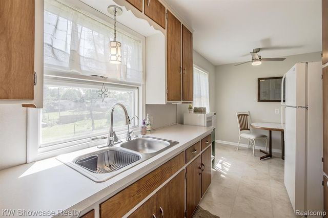 4344 Waterloo Street, Waterford, MI 48329