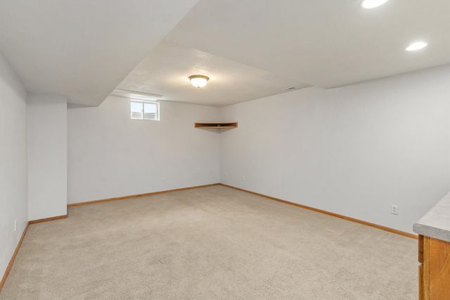 570 SE Parker Drive, Waukee, IA 50263