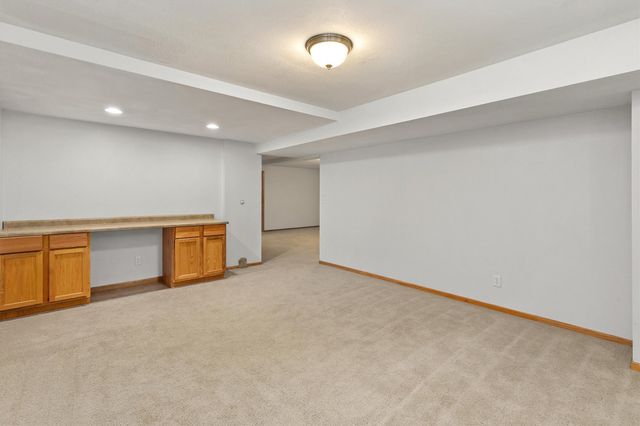 570 SE Parker Drive, Waukee, IA 50263