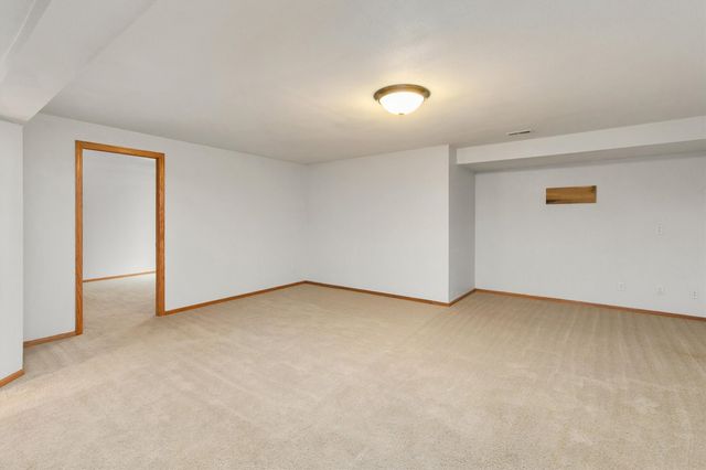 570 SE Parker Drive, Waukee, IA 50263