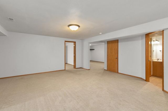 570 SE Parker Drive, Waukee, IA 50263