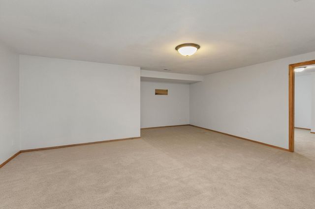 570 SE Parker Drive, Waukee, IA 50263