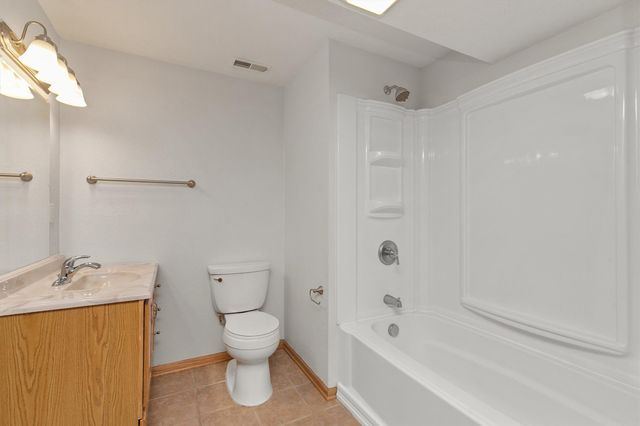 570 SE Parker Drive, Waukee, IA 50263