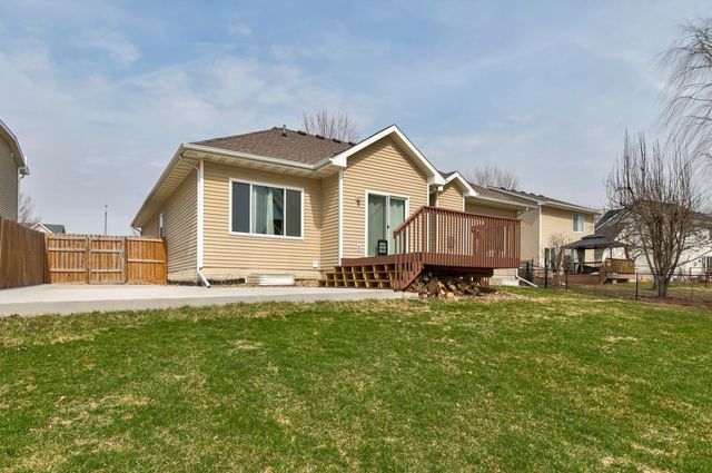 570 SE Parker Drive, Waukee, IA 50263