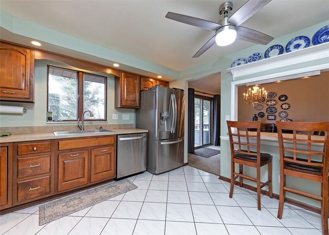 1267 Fall Ln, Irwin, PA 15642