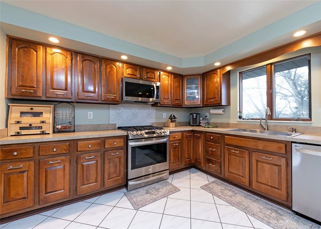 1267 Fall Ln, Irwin, PA 15642