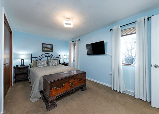 1267 Fall Ln, Irwin, PA 15642
