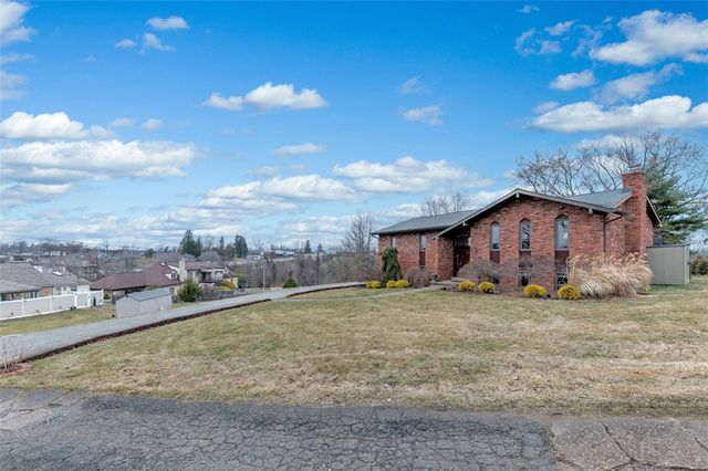 1267 Fall Ln, Irwin, PA 15642