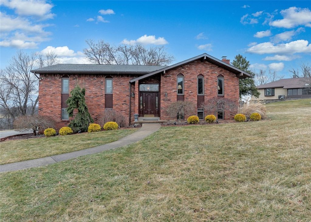 1267 Fall Ln, Irwin, PA 15642