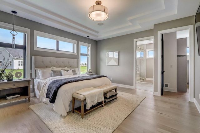12345 N East Shoreland DRIVE, Mequon, WI 53092