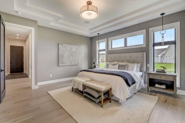 12345 N East Shoreland DRIVE, Mequon, WI 53092