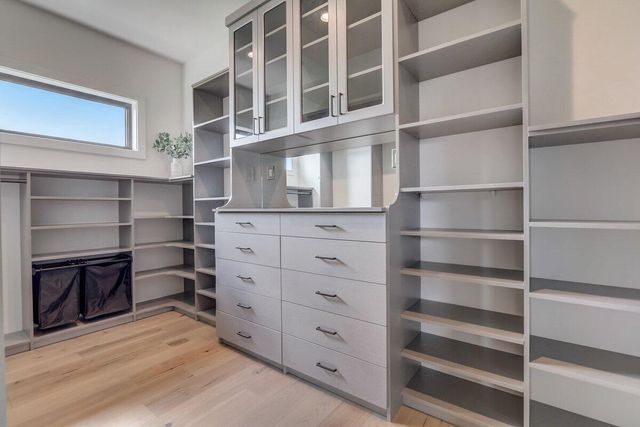 12345 N East Shoreland DRIVE, Mequon, WI 53092