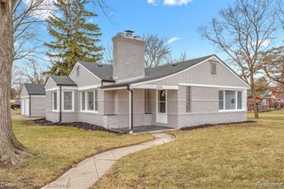 16231 Luxemburg, Fraser, MI 48026