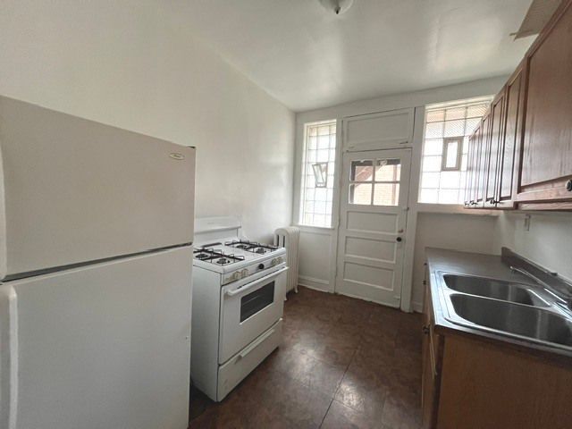 3721 W Cullom Avenue 2, Chicago, IL 60618
