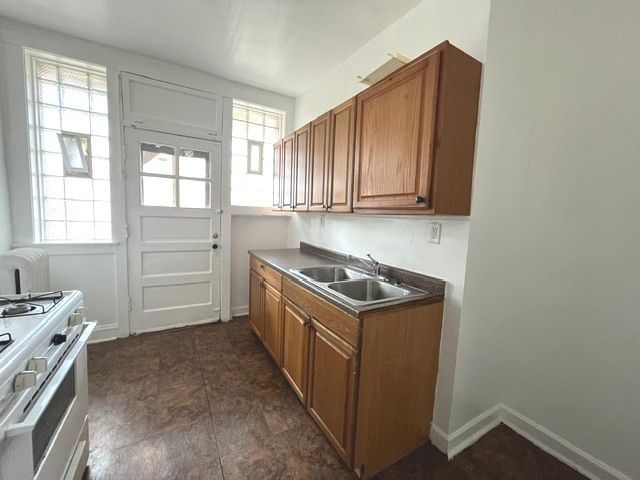 3721 W Cullom Avenue 2, Chicago, IL 60618
