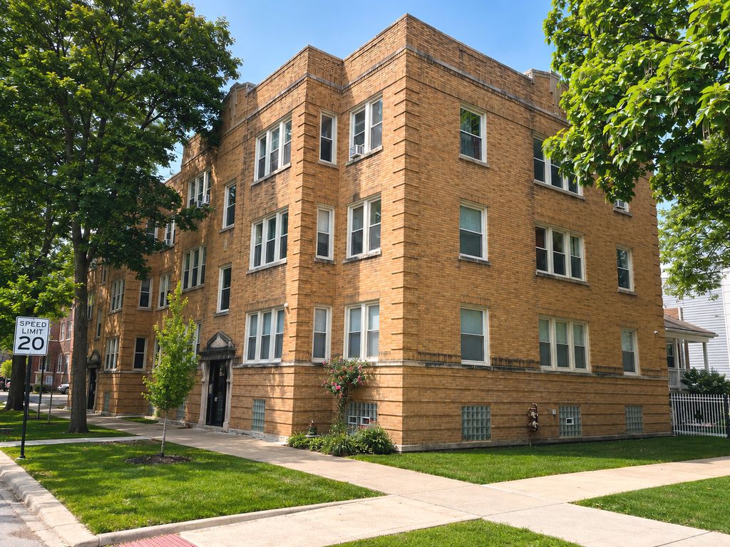3721 W Cullom Avenue 2, Chicago, IL 60618
