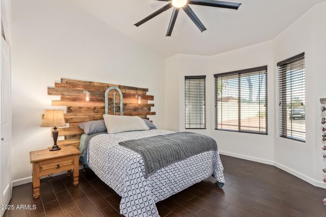 4829 E VOLTAIRE Avenue, Scottsdale, AZ 85254