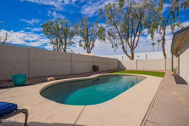 4829 E VOLTAIRE Avenue, Scottsdale, AZ 85254