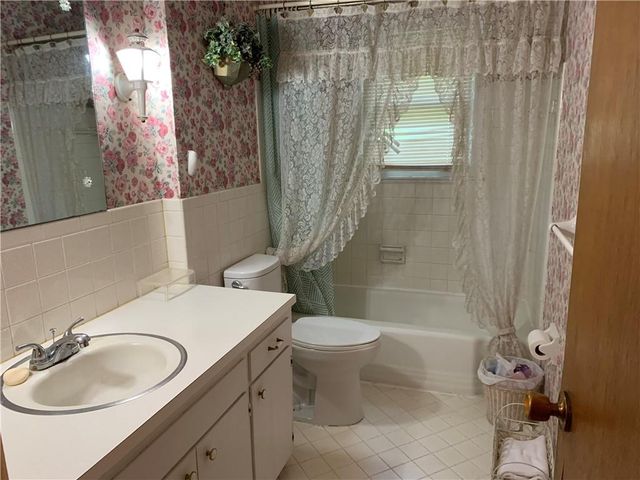 6103 E 109th Terrace, Kansas City, MO 64134