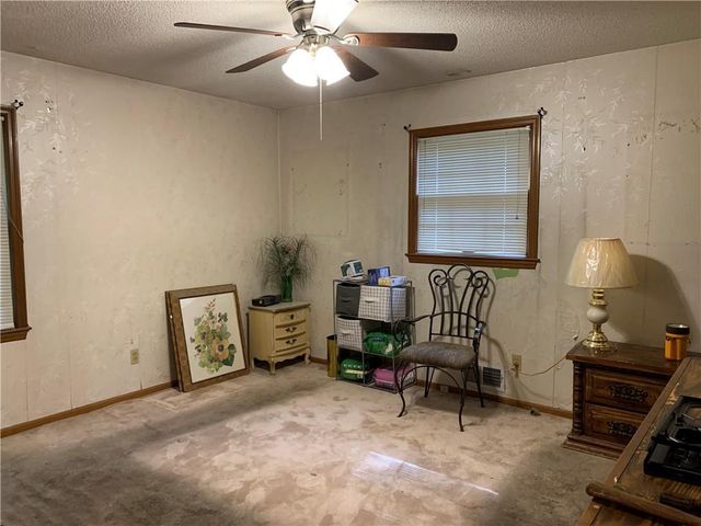 6103 E 109th Terrace, Kansas City, MO 64134