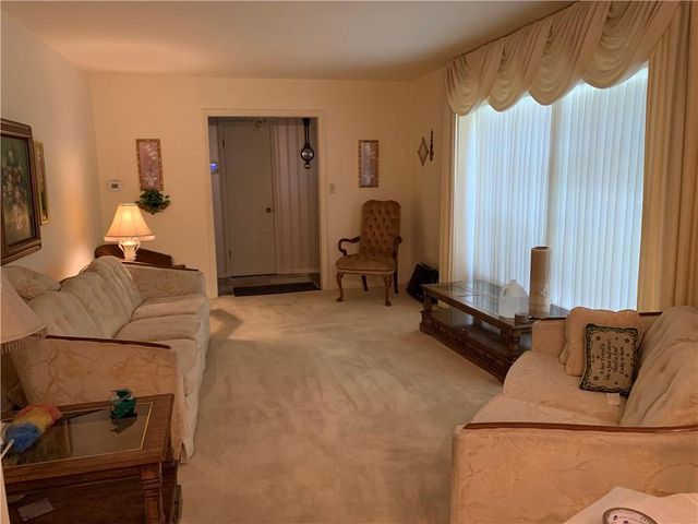 6103 E 109th Terrace, Kansas City, MO 64134