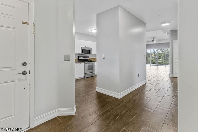 7827 Regal Heron CIR 306, Naples, FL 34104