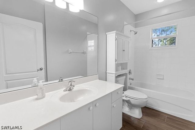 7827 Regal Heron CIR 306, Naples, FL 34104