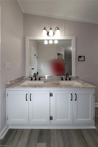 20454 Barrow RD, Capron, VA 23829