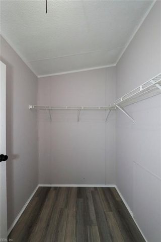 20454 Barrow RD, Capron, VA 23829