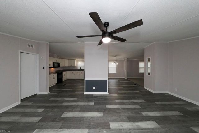 20454 Barrow RD, Capron, VA 23829