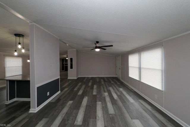 20454 Barrow RD, Capron, VA 23829