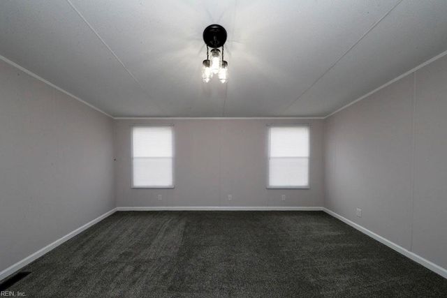 20454 Barrow RD, Capron, VA 23829