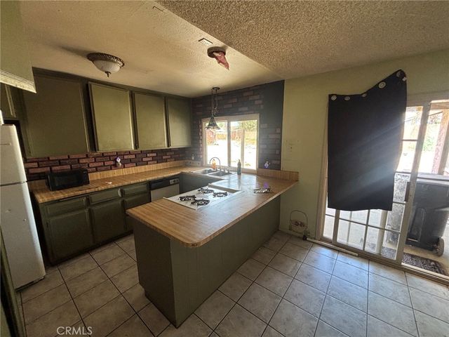 1355 N Placer Avenue, Ontario, CA 91764