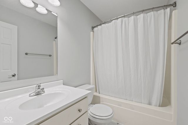 3200 Clear Creek Boulevard, Martinsville, IN 46151