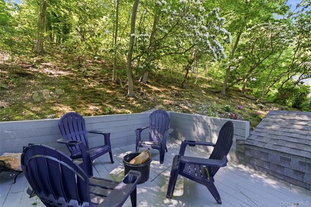 47 Oakdale Drive, Centerport, NY 11721