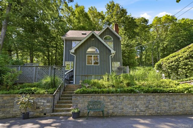 47 Oakdale Drive, Centerport, NY 11721