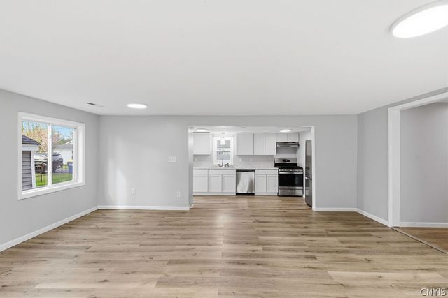 7482 Surbrook Road, Lysander, NY 13027