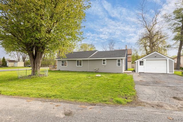 7482 Surbrook Road, Lysander, NY 13027
