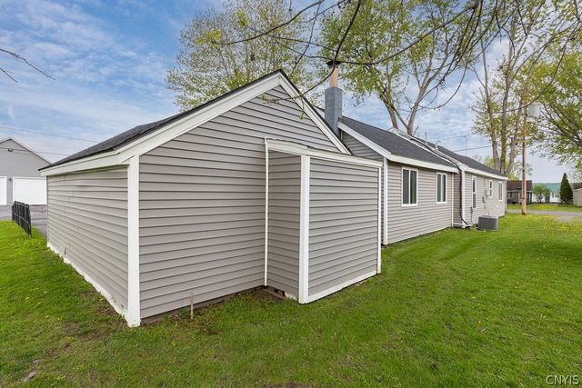 7482 Surbrook Road, Lysander, NY 13027
