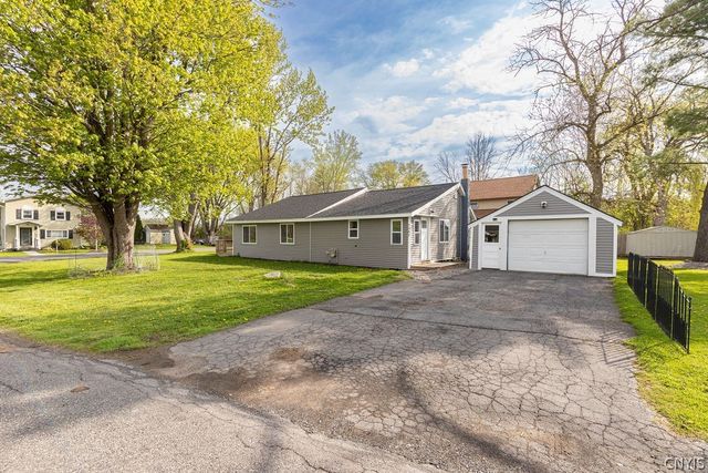 7482 Surbrook Road, Lysander, NY 13027