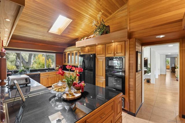 16257 Oak Creek Trl, Poway, CA 92064