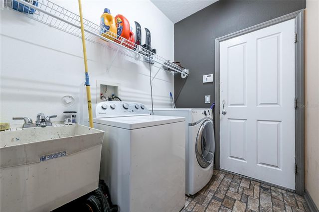 1128 HELMSDALE DRIVE, Wesley Chapel, FL 33543