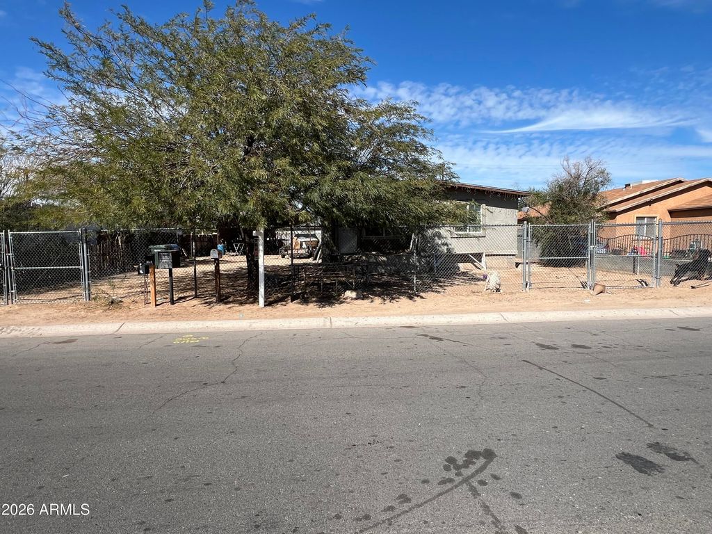 1914 E ILLINI Street, Phoenix, AZ 85040 — photo 2