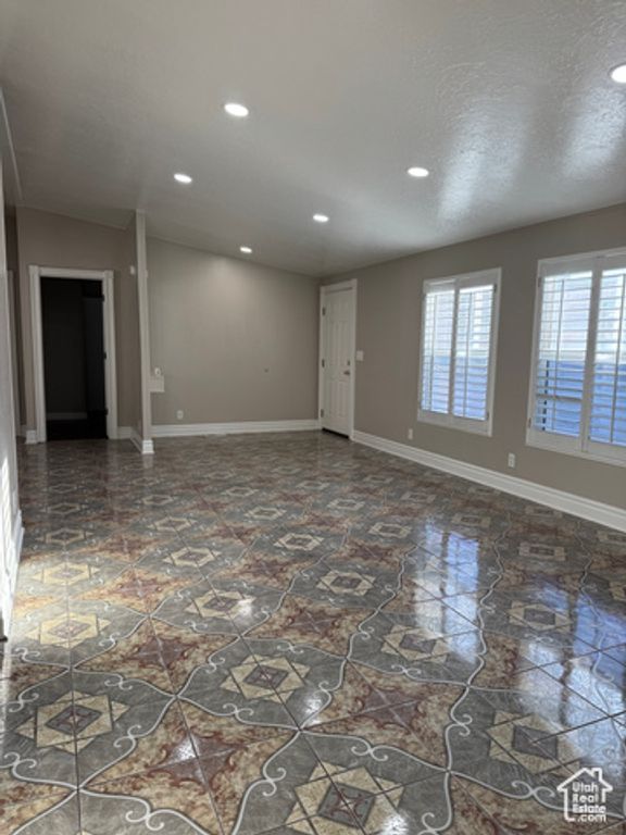 Image 3 of property listing at 1166 W ROLLING RIVER RD #66, West Valley City, UT 84119