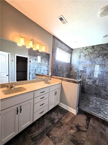 4817 SW Marguerite Street, Blue Springs, MO 64015